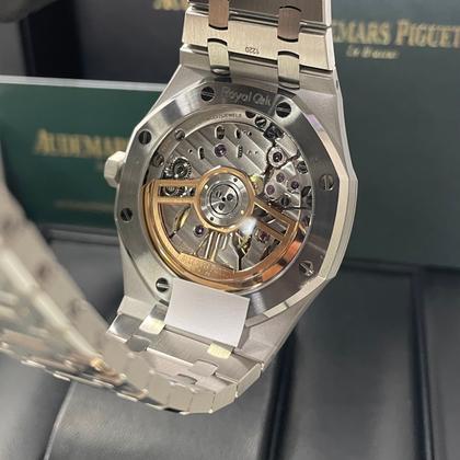 Audemars Piguet Royal Oak Selfwinding 41mm Stainless Steel Silver Dial - Image 3