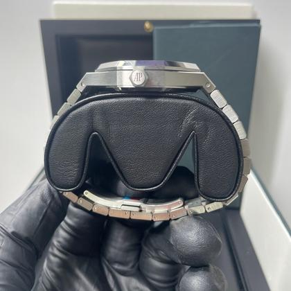 Audemars Piguet Royal Oak Selfwinding 41mm Stainless Steel Silver Dial - Image 4