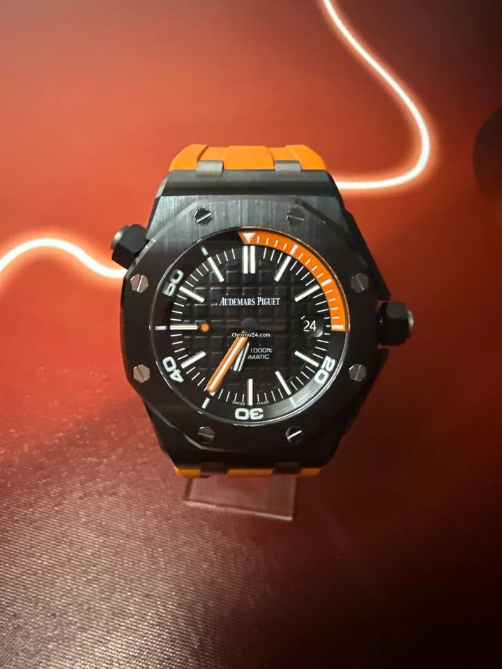 Audemars Piguet Royal Oak Offshore Diver EXCELLENT CONDITION,Full set black & orange,Ceramic,15707CE - Image 2
