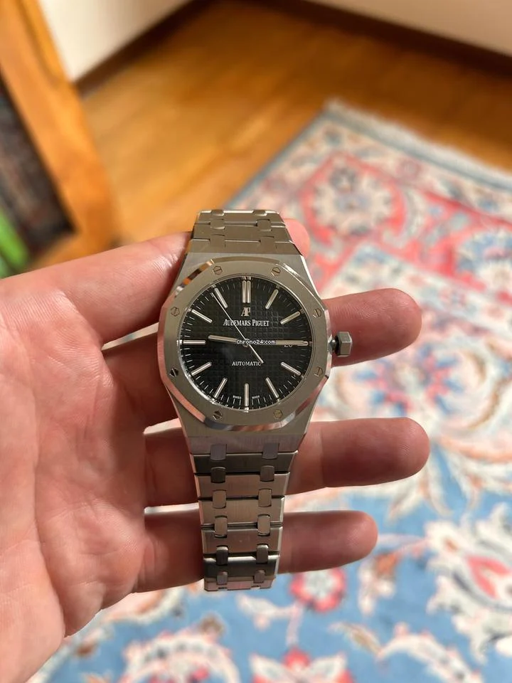 Audemars Piguet Royal Oak Selfwinding Full Set with Original Box and Papers - Image 2
