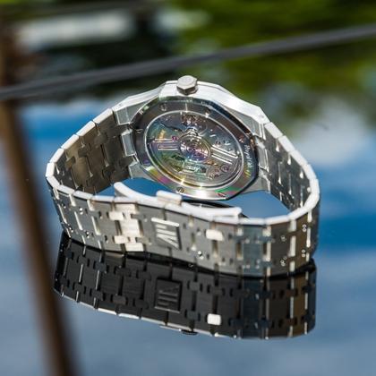 Audemars Piguet Royal Oak Selfwinding 2022 15510st Royal Oak Selfwinding “50th Anniversary” Green Dial - Image 2