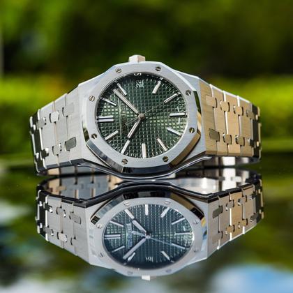 Audemars Piguet Royal Oak Selfwinding 2022 15510st Royal Oak Selfwinding “50th Anniversary” Green Dial - Image 4