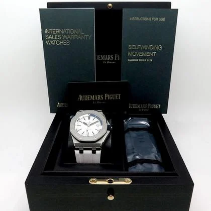 Audemars Piguet Royal Oak Offshore Diver 15710ST Royal Oak Offshore Diver with White Dial - Image 8