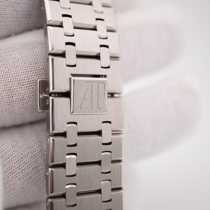 Audemars Piguet Royal Oak Chronograph 41 mm White Dial Stainless Steel Complete Set 2014 - Image 7