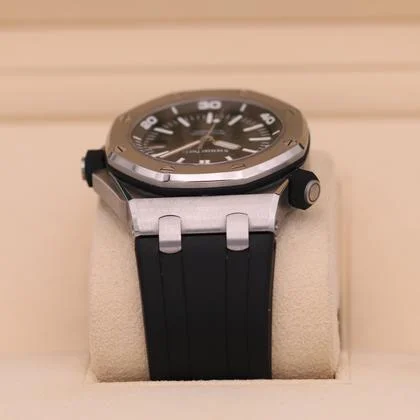 Audemars Piguet Royal Oak Offshore Diver Black Dial - Image 6