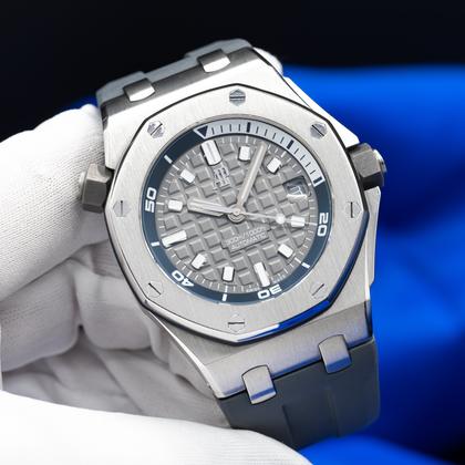 Audemars Piguet Royal Oak Offshore Diver 2024 Royal Oak Offshore Diver-Grey Dial with Quick Change Strap System includes 2 straps - Image 7
