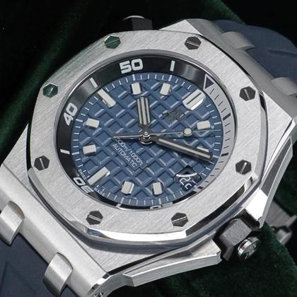 Audemars Piguet Royal Oak Offshore Diver MINT FULL SET Royal Oak Offshore Diver Blue Dial Blue Rubber Strap Steel 42mm 15720ST - Image 10