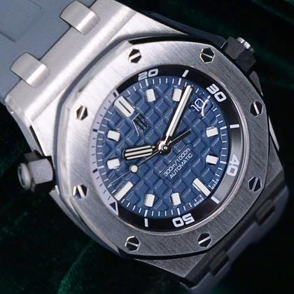 Audemars Piguet Royal Oak Offshore Diver MINT FULL SET Royal Oak Offshore Diver Blue Dial Gray Rubber Strap Steel 15720ST - Image 12