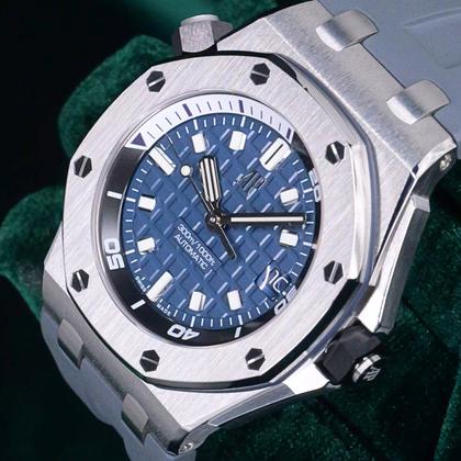 Audemars Piguet Royal Oak Offshore Diver MINT FULL SET Royal Oak Offshore Diver Blue Dial Gray Rubber Strap Steel 15720ST - Image 9