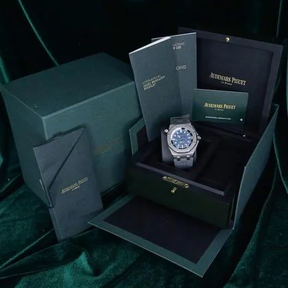 Audemars Piguet Royal Oak Offshore Diver MINT FULL SET Royal Oak Offshore Diver Blue Dial Gray Rubber Strap Steel 15720ST - Image 3