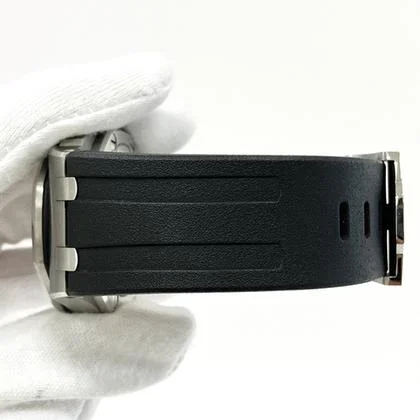 Audemars Piguet Royal Oak Offshore Diver Mint condition - Image 4