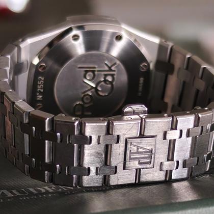 Audemars Piguet Royal Oak Dual Time First and only owner very good condition bought from AD - Image 6