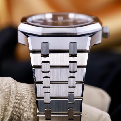 Audemars Piguet Royal Oak Selfwinding 2025 Brand New Complete Set - Image 12