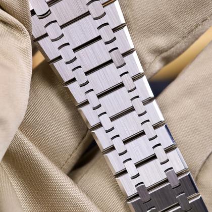 Audemars Piguet Royal Oak Selfwinding 2025 Brand New Complete Set - Image 3