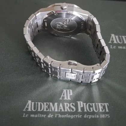 Audemars Piguet Royal Oak Dual Time First and only owner very good condition bought from AD - Image 5