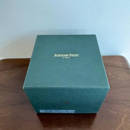 Audemars Piguet Royal Oak Dual Time Full set (incl. travel case) mint condition. - Image 9