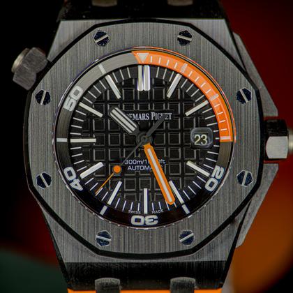 Audemars Piguet Royal Oak Offshore Diver EXCELLENT CONDITION,Full set black & orange,Ceramic,15707CE